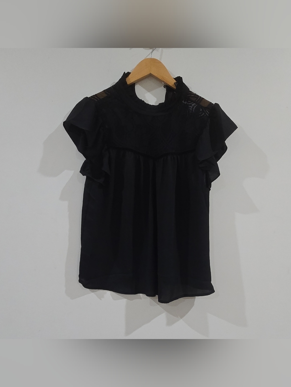Romantic Black Lace Ruffle Mock Neck Short Ruffle Sleeve Size M Haute Monde